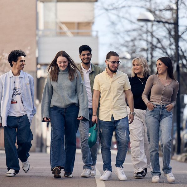 Elever utanfor skolans lokaler